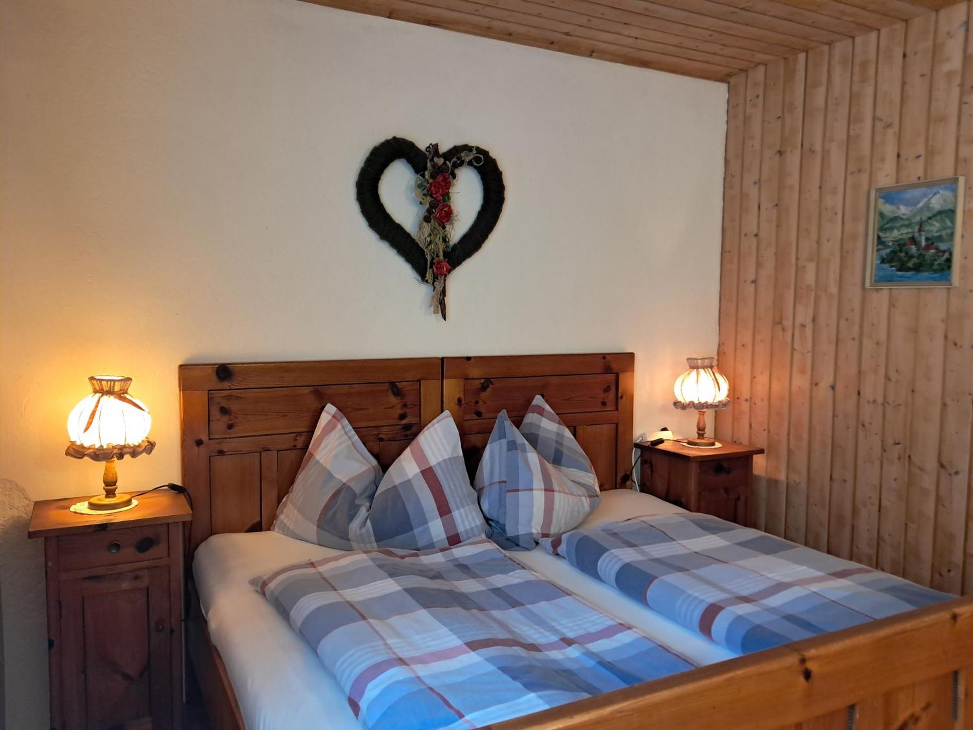 Mitschighof - Apartments Und Pension - Heidis-Welt, Mitschig Хермагор Екстериор снимка
