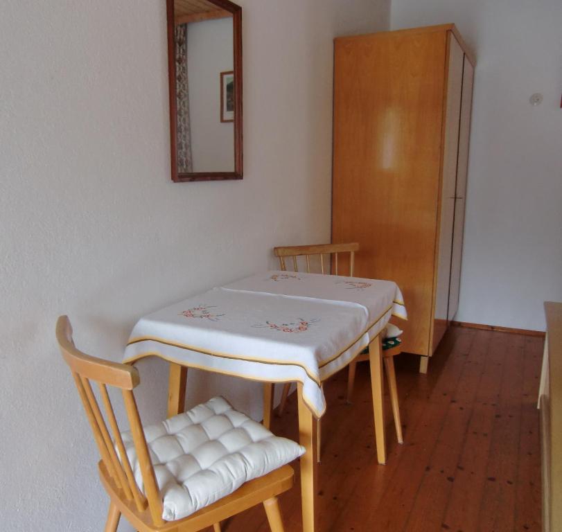 Mitschighof - Apartments Und Pension - Heidis-Welt, Mitschig Хермагор Стая снимка
