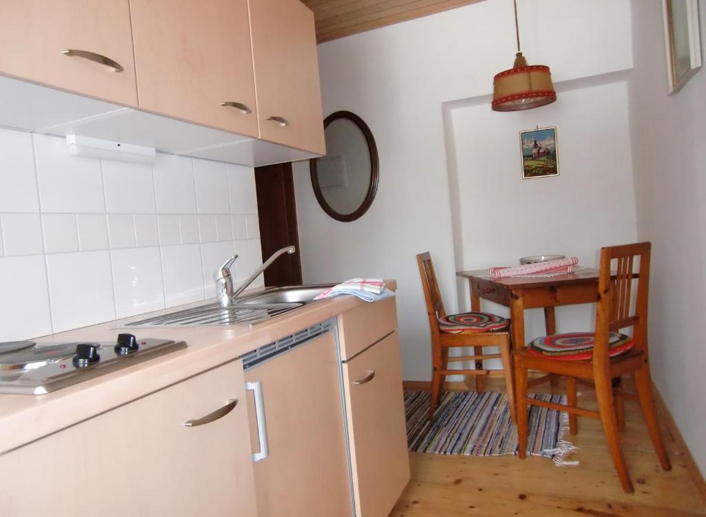 Mitschighof - Apartments Und Pension - Heidis-Welt, Mitschig Хермагор Стая снимка